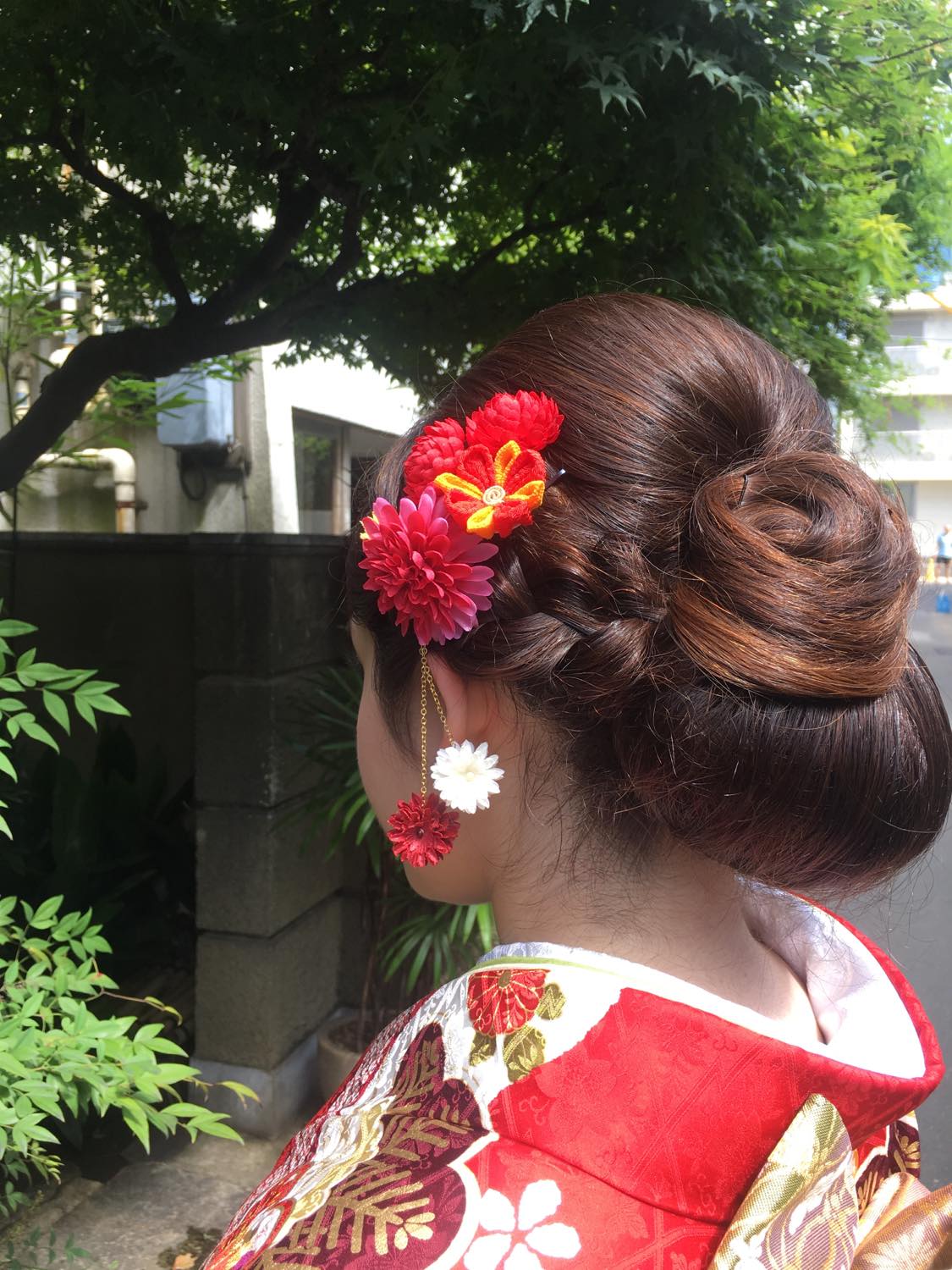 Girl in Kimono throwing ball