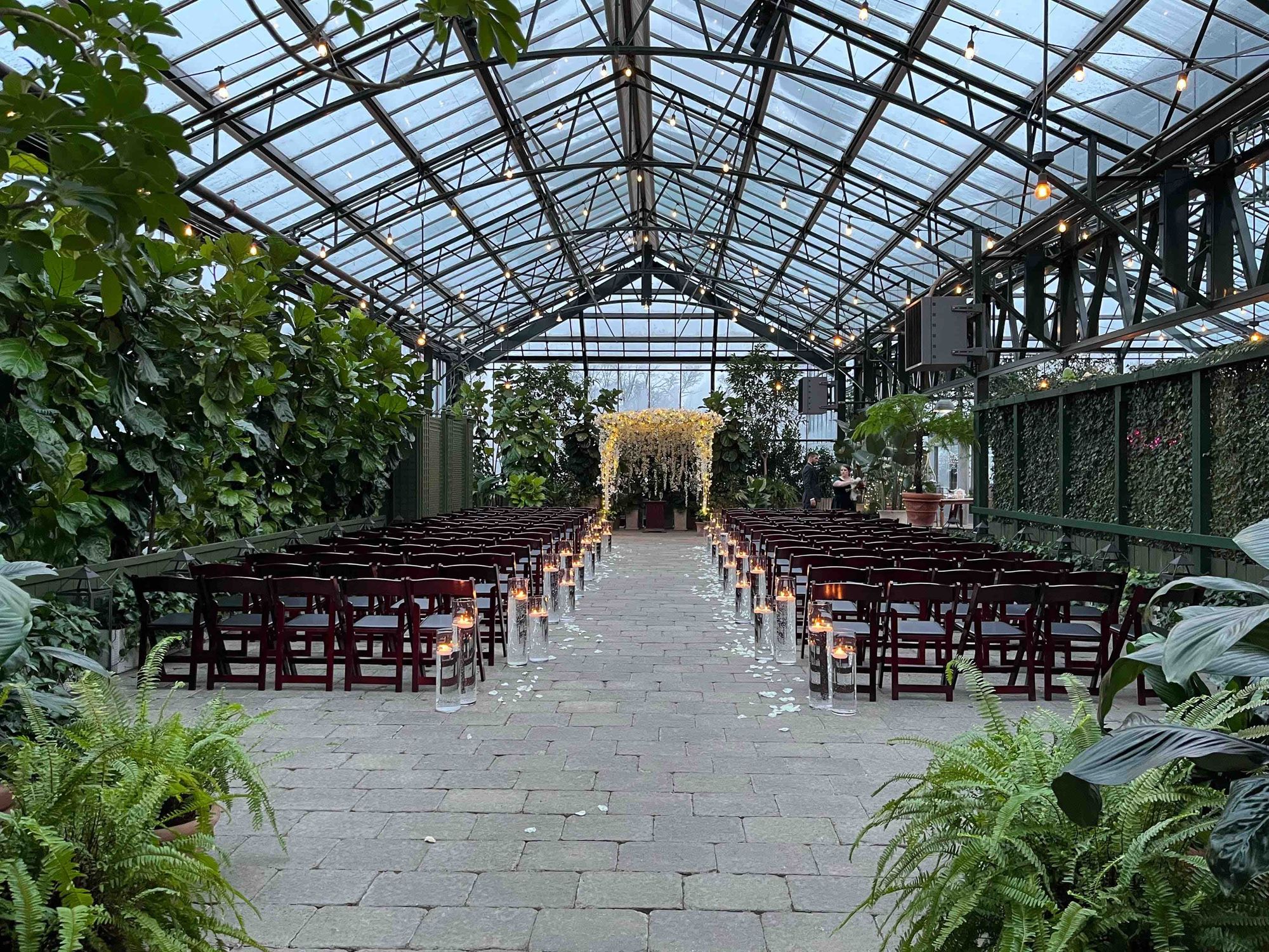 Wedding venue in greenhouse